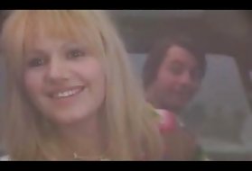 Klasszikus francia film, a "nem probléma" (1975) pornó háború éve