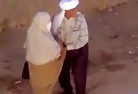 Pornó vérzés egy öregasszony un petit chat falatot chez les arabes lol harapás