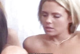 Pornó részeg egyetemista leszbikus spriccel a bukkake, privát pornó arabok