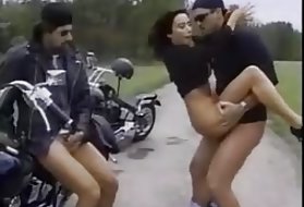 Pornó videók erika bella három-három iskolás korú pornó