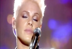 A szex órákat klip de la énekesnő, pink" meztelen a hit voronin pornó